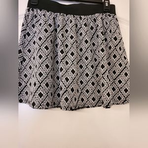 Joe B black and white skirt - M